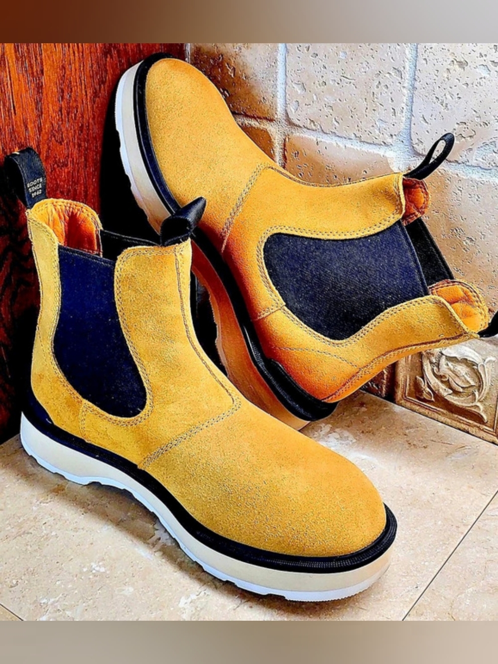 Sorel ECA-21 Chelsea Boots Yellow US 9.5 Like New